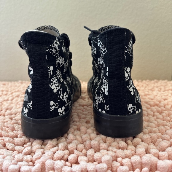 Japanese brand Honeys x Disney collaboration high top sneaker, black, US size 6 - Picture 4 of 9